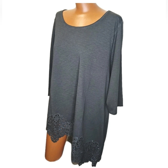 Soft Surroundings Eyelet Asymmetrical Hem Tunic Top Woman 1X Charcoal Gray Artsy - Picture 9 of 9